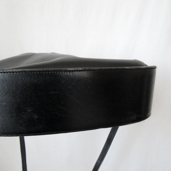 Vintage Classic Black Leather Shoulder Bag by Louis Quatorze. Made in Spain - Picture 7 of 12